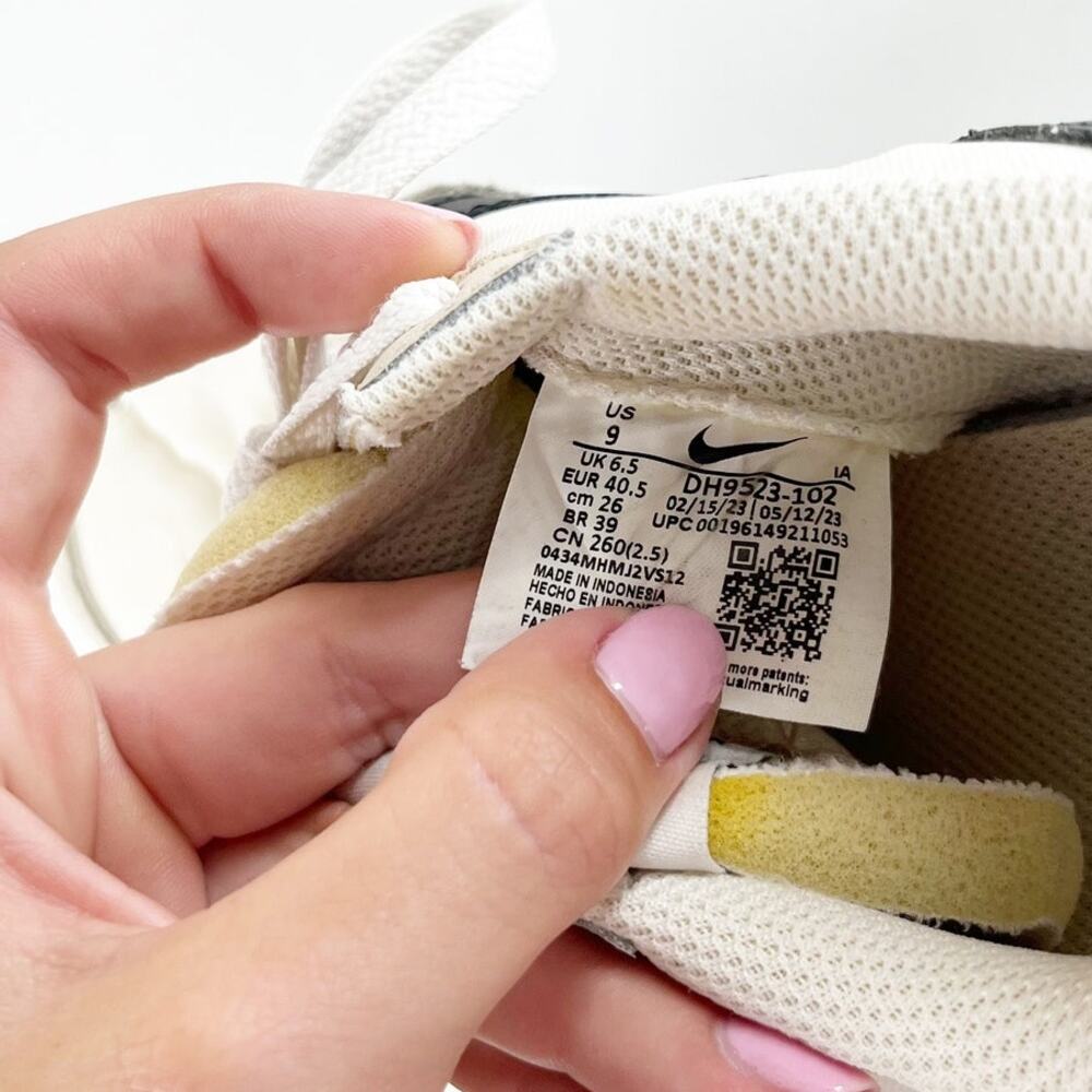 Nike Waffle Debut Low Top Running Sneakers Sanddrift/Phantom/White/Black 9 - Picture 3 of 8